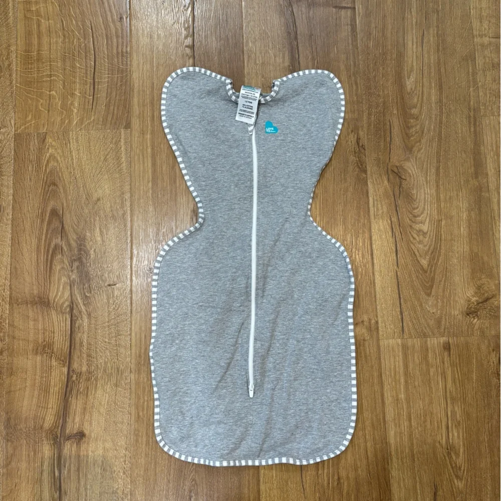 Love To Dream Zip Up Swaddle 1.0 tog - Picture 1 of 3